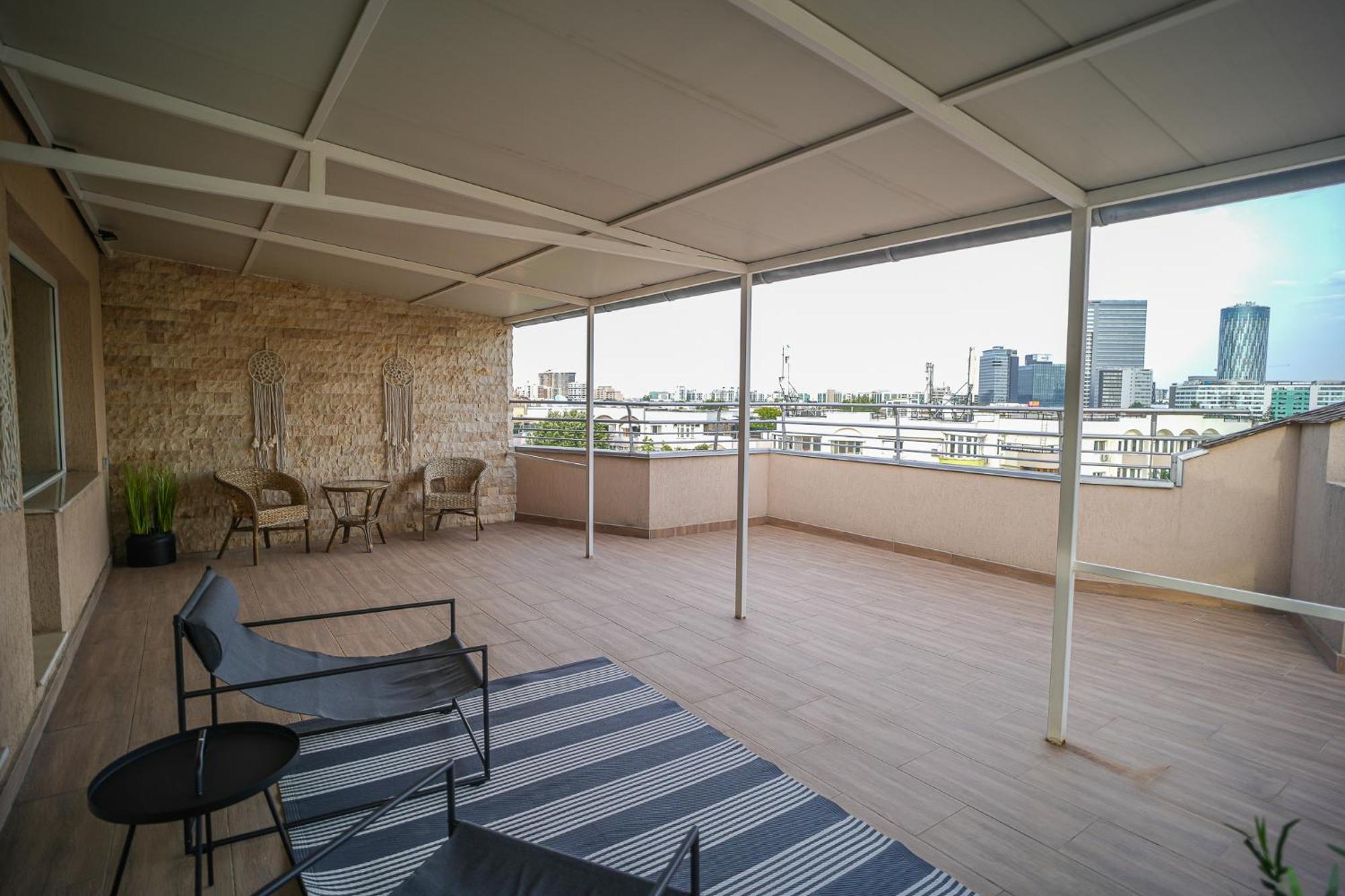 Penthouse With Huge Rooftop Terrace & City View Boekarest Buitenkant foto