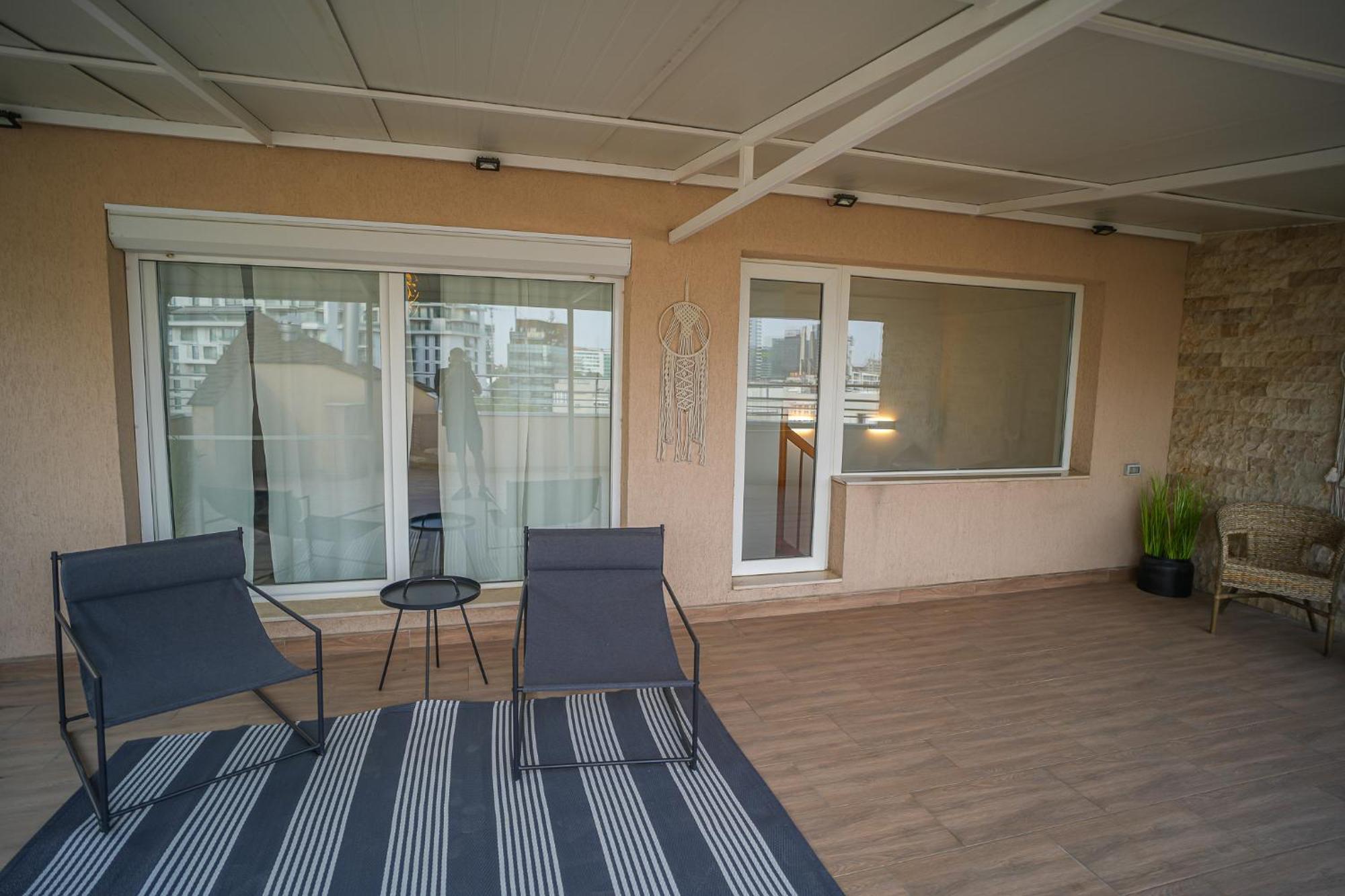 Penthouse With Huge Rooftop Terrace & City View Boekarest Buitenkant foto